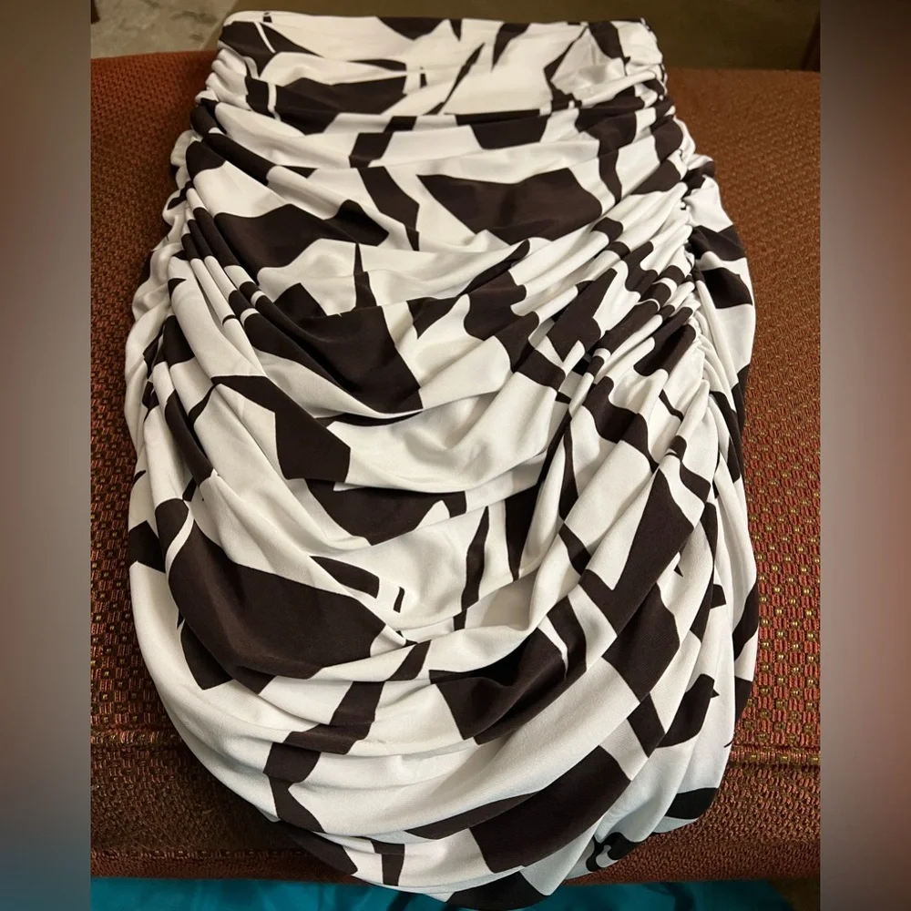 Express Ruched Mini Skirt - Picture 1 of 6